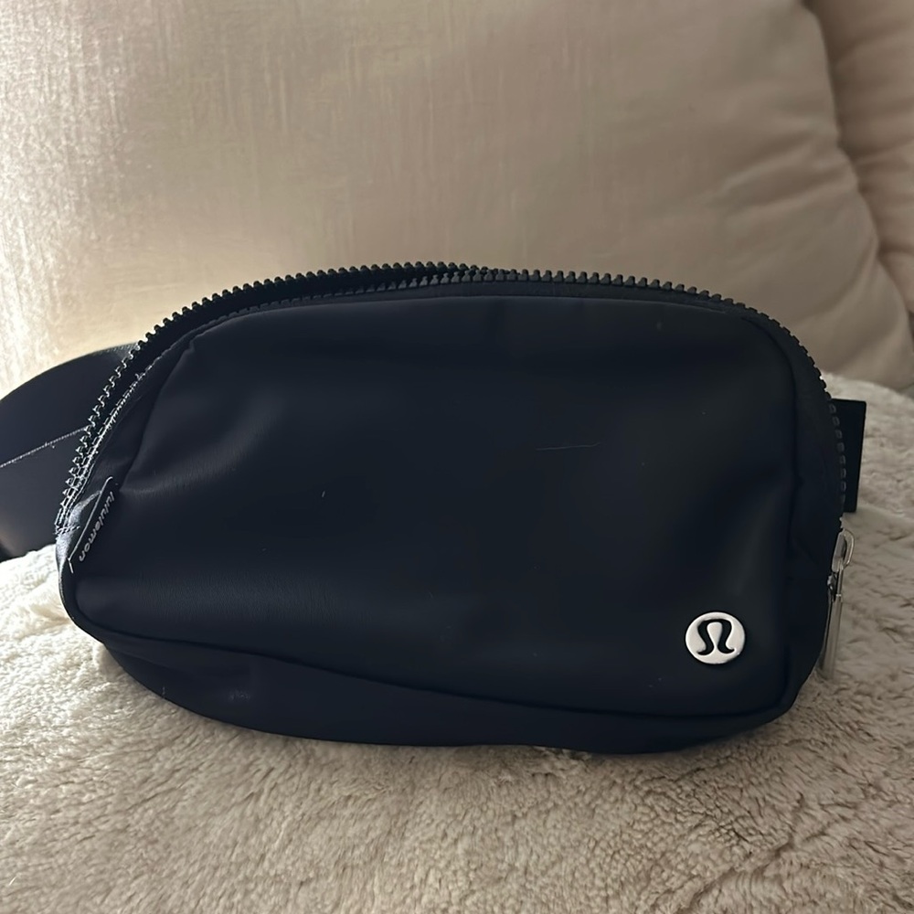 Lululemon belt bag